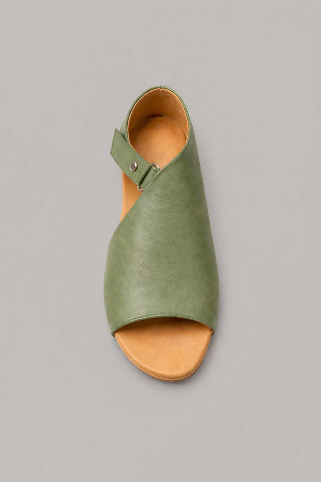 Minimal Flat Sandals